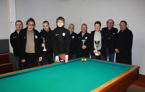 Photo des finalistes du tournoi par équipe de deux, avec M SCHWEITZER, adjoint au sport de la ville de Mulhouse